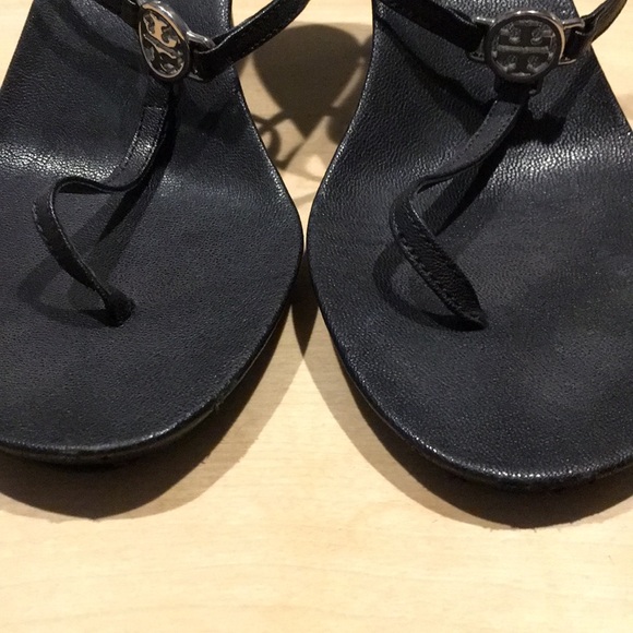 Tory Burch Thong kitten heel black sandal 9M - Picture 5 of 7